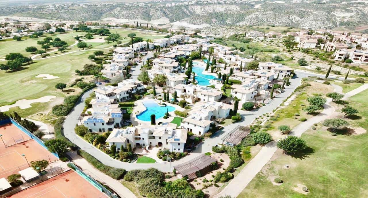 2 Bedroom Apartment Chloe With Communal Pool, Aphrodite Hills Resort Kouklia Extérieur photo